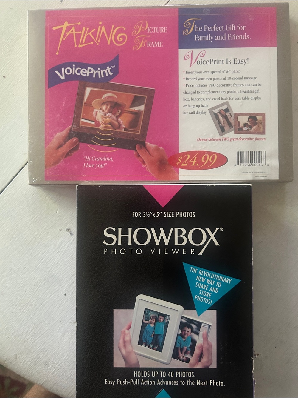 Showbox Photo Viewer & Talking VoicePrint Picture Frame - Black and Pink